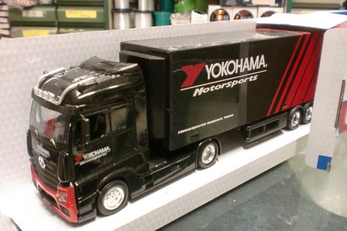 Burago camion mercedes - ,