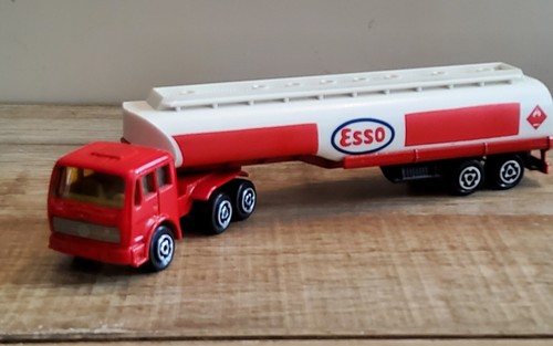Mercedes camion citerne esso