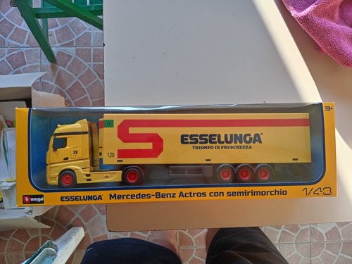 Camion esselunga mercedes benz - esselunga,