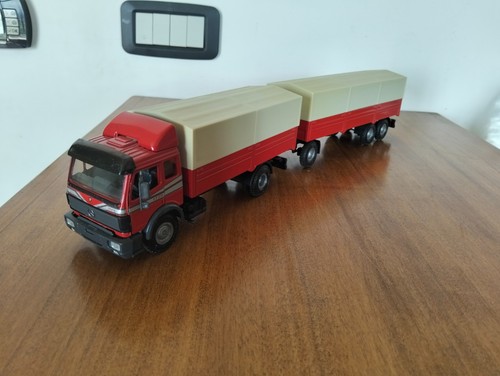 Camion mercedes benz 1729 - 1:43,